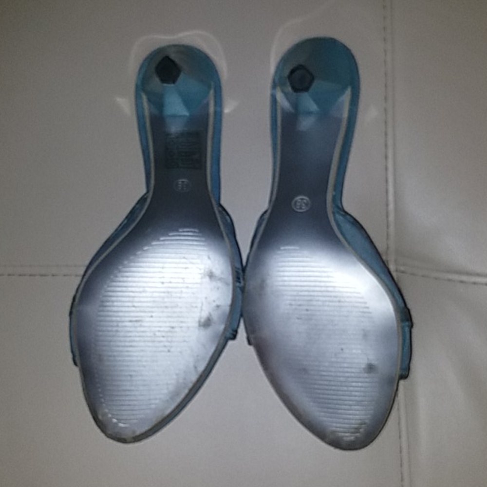 shoes - Picture 3 of 3